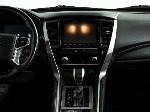 Mitsubishi Montero Sport III Рестайлинг с пробегом 2022 года, цена 4 119 585 рублей, 134084 км, внедорожник, Автокод Объявления