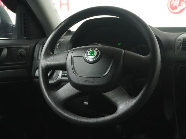 Skoda Octavia II (A5) Рестайлинг с пробегом 2012 года, цена 831 000 рублей, 187267 км, лифтбек, Автокод Объявления