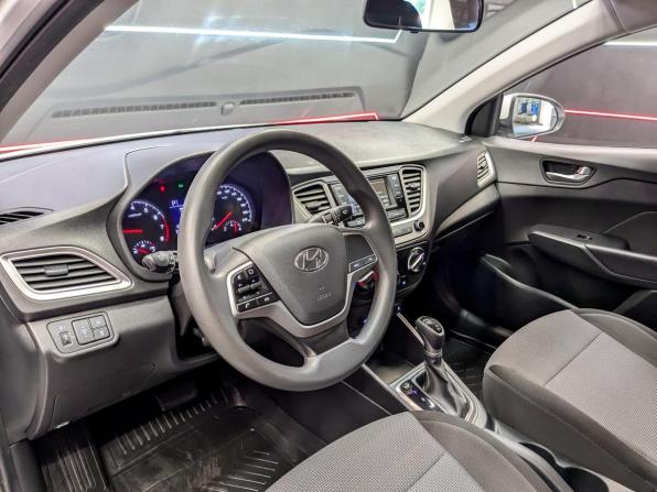 Hyundai Solaris II Рестайлинг с пробегом 2022 года, цена 1 685 000 рублей, 63429 км, седан, Автокод Объявления