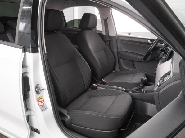 Skoda Rapid II с пробегом 2022 года, цена 1 633 000 рублей, 89789 км, лифтбек, Автокод Объявления