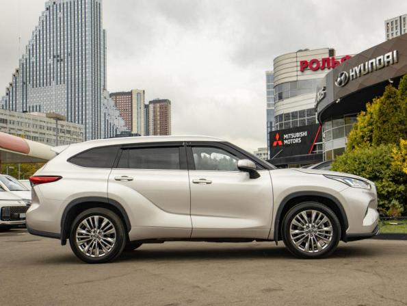 Toyota Highlander IV (XU70) с пробегом 2025 года, цена 4 898 000 рублей, 17010 км, внедорожник, Автокод Объявления