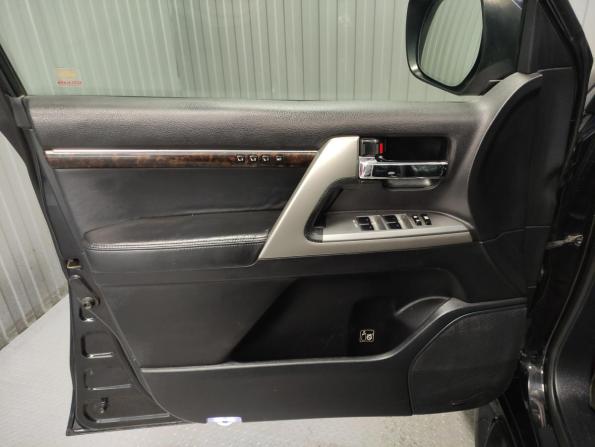 Toyota Land Cruiser 200 Series Рестайлинг 1 с пробегом 2014 года, цена 3 300 000 рублей, 365300 км, внедорожник, Автокод Объявления