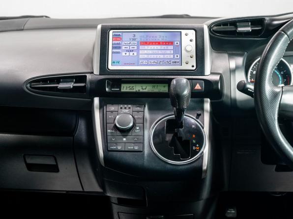 Toyota Wish II с пробегом 2010 года, цена 1 350 000 рублей, 183310 км, минивэн, Автокод Объявления