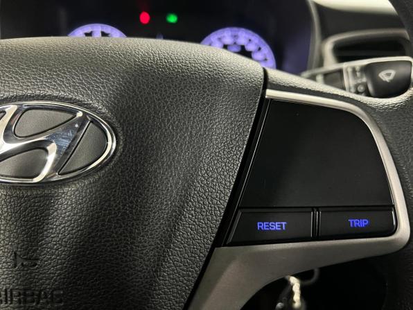 Hyundai Solaris II с пробегом 2018 года, цена 1 091 000 рублей, 214953 км, седан, Автокод Объявления