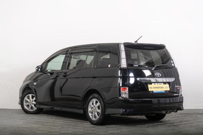 Toyota ISis I Рестайлинг с пробегом 2011 года, цена 1 449 000 рублей, 77300 км, компактвэн, Автокод Объявления