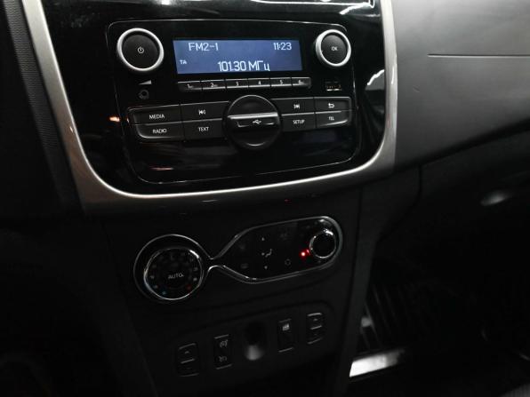 Renault Logan II Рестайлинг с пробегом 2020 года, цена 865 000 рублей, 100634 км, седан, Автокод Объявления