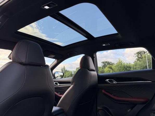 Geely Coolray I Рестайлинг с пробегом 2023 года, цена 2 100 000 рублей, 28880 км, внедорожник, Автокод Объявления