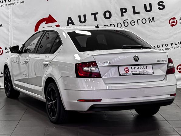 Skoda Octavia III (A7) Рестайлинг с пробегом 2018 года, цена 2 389 000 рублей, 73947 км, лифтбек, Автокод Объявления
