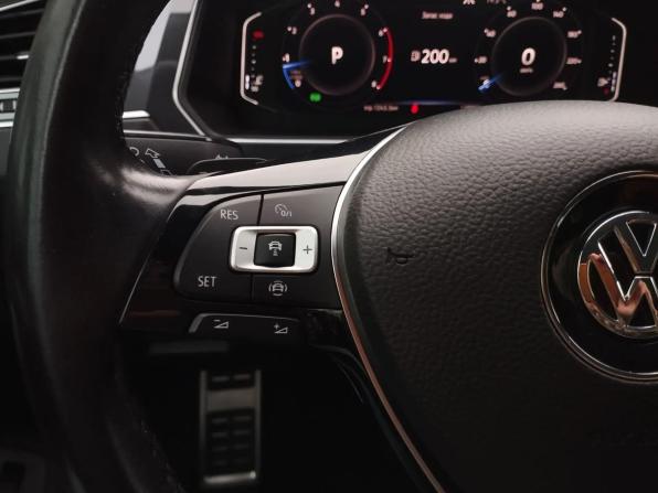 Volkswagen Tiguan II с пробегом 2019 года, цена 2 199 000 рублей, 128987 км, внедорожник, Автокод Объявления