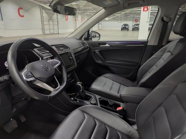 Volkswagen Tiguan II Рестайлинг с пробегом 2021 года, цена 4 079 000 рублей, 33699 км, внедорожник, Автокод Объявления