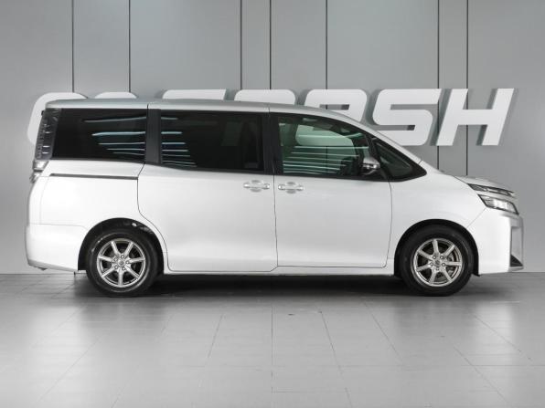 Toyota Voxy III (R80) Рестайлинг с пробегом 2017 года, цена 1 865 000 рублей, 147070 км, минивэн, Автокод Объявления