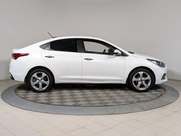 Hyundai Solaris II с пробегом 2018 года, цена 1 058 900 рублей, 194000 км, седан, Автокод Объявления