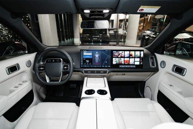 Новый Li Auto (Lixiang) L9 I Рестайлинг 2025 года, цена 11 990 000 рублей, внедорожник, Автокод Объявления
