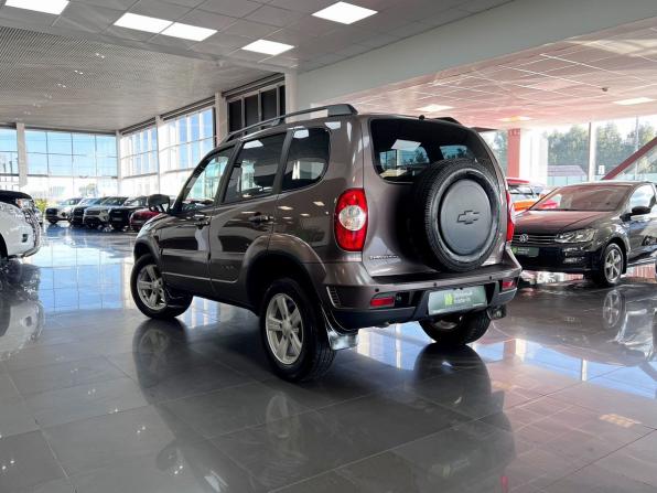 Chevrolet Niva I Рестайлинг с пробегом 2017 года, цена 795 000 рублей, 101369 км, внедорожник, Автокод Объявления