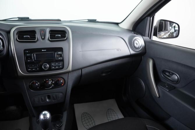 Renault Logan II Рестайлинг с пробегом 2020 года, цена 1 129 000 рублей, 58289 км, седан, Автокод Объявления