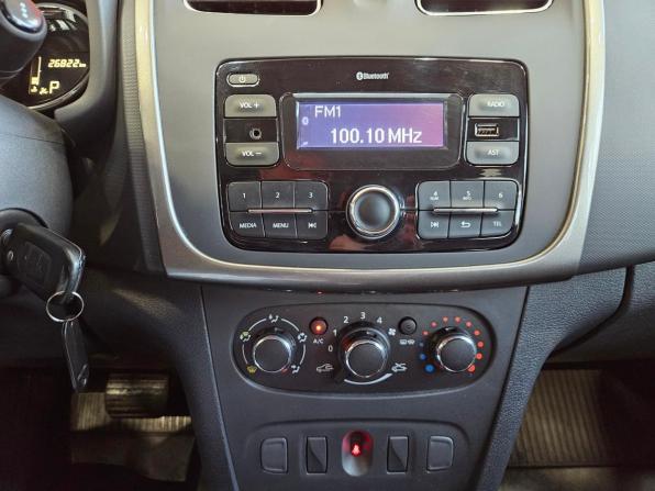 Renault Logan II Рестайлинг с пробегом 2022 года, цена 1 129 000 рублей, 26822 км, седан, Автокод Объявления