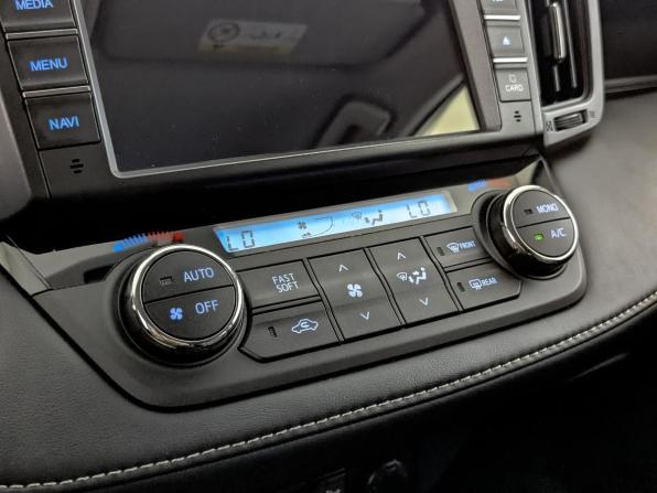 Toyota RAV4 IV (XA40) Рестайлинг с пробегом 2019 года, цена 3 155 000 рублей, 73677 км, внедорожник, Автокод Объявления