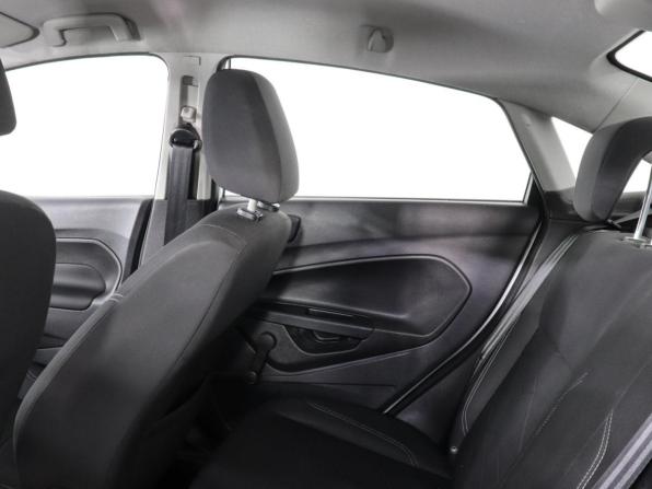 Ford Fiesta Mk6 Рестайлинг с пробегом 2015 года, цена 850 000 рублей, 97756 км, седан, Автокод Объявления
