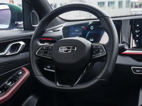 Geely Coolray I Рестайлинг с пробегом 2024 года, цена 2 399 000 рублей, 24000 км, внедорожник, Автокод Объявления