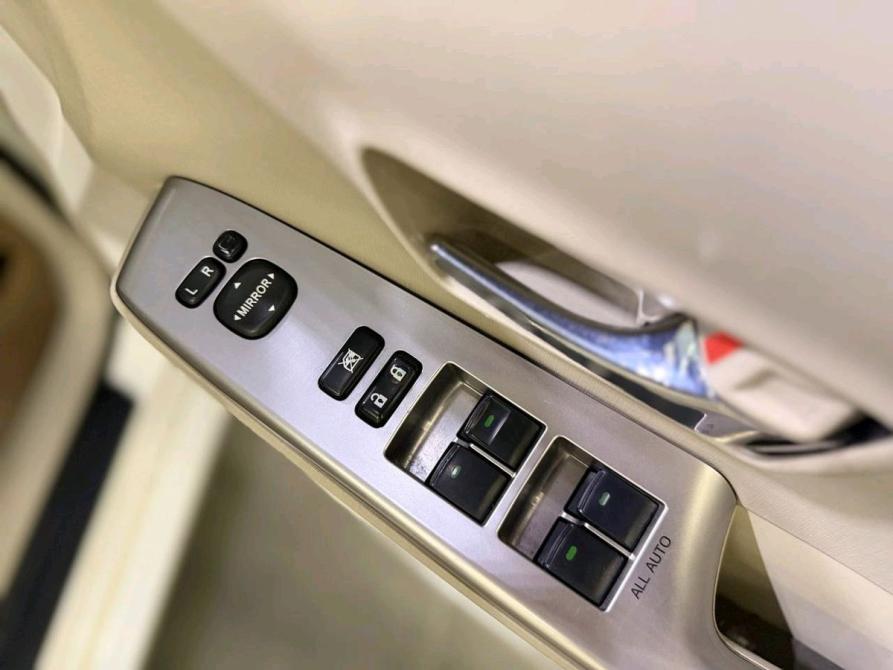 Toyota Prius Alpha I (ZVW40/41) Рестайлинг Новосибирск  - изображение 19