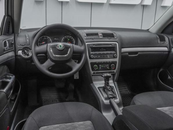 Skoda Octavia II (A5) Рестайлинг с пробегом 2012 года, цена 880 000 рублей, 235088 км, лифтбек, Автокод Объявления