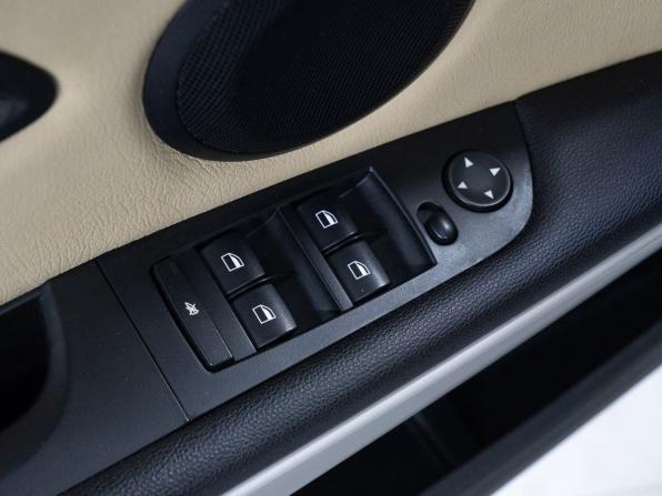 BMW 3 серии V (E90/E91/E92/E93) Рестайлинг с пробегом 2011 года, цена 1 100 000 рублей, 128161 км, седан, Автокод Объявления