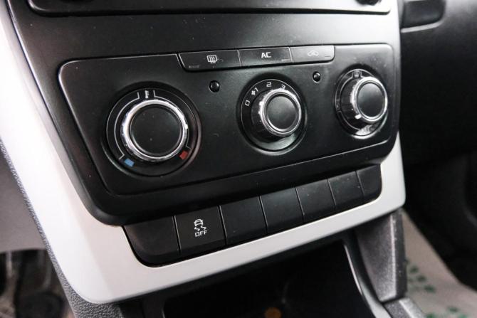 Skoda Yeti I с пробегом 2012 года, цена 759 000 рублей, 137074 км, внедорожник, Автокод Объявления