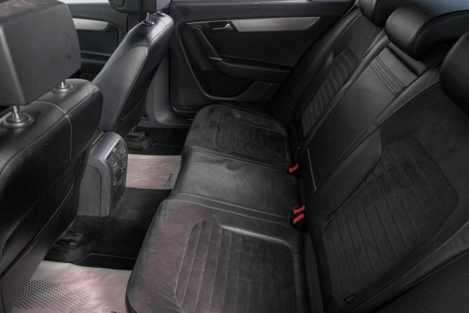 Volkswagen Passat B7 с пробегом 2013 года, цена 899 000 рублей, 326518 км, седан, Автокод Объявления