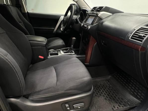 Toyota Land Cruiser Prado 150 Series Рестайлинг 1 с пробегом 2015 года, цена 3 350 000 рублей, 189000 км, внедорожник, Автокод Объявления