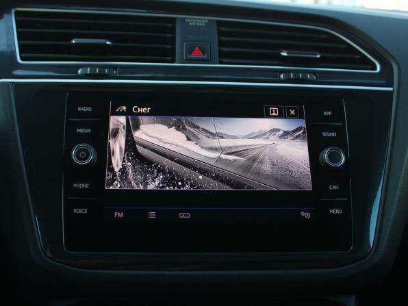 Volkswagen Tiguan II с пробегом 2019 года, цена 3 099 000 рублей, 99749 км, внедорожник, Автокод Объявления