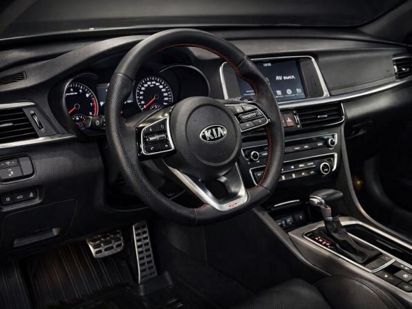 Kia Optima IV Рестайлинг с пробегом 2018 года, цена 2 015 000 рублей, 152000 км, седан, Автокод Объявления