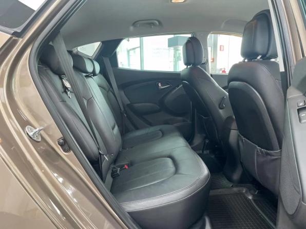 Hyundai ix35 I Рестайлинг с пробегом 2013 года, цена 1 700 000 рублей, 42098 км, внедорожник, Автокод Объявления