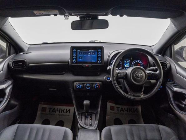 Toyota Yaris IV с пробегом 2021 года, цена 1 170 000 рублей, 109000 км, хэтчбек, Автокод Объявления