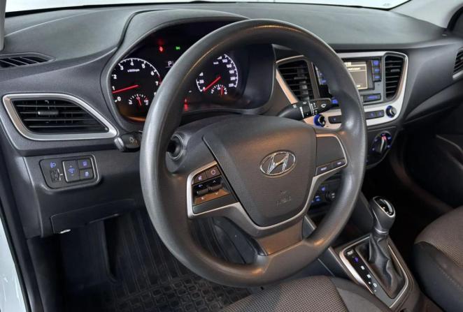 Hyundai Solaris II с пробегом 2018 года, цена 1 350 000 рублей, 124298 км, седан, Автокод Объявления
