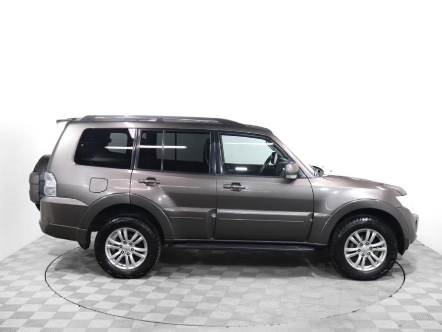 Mitsubishi Pajero IV Рестайлинг 1 Москва  - изображение 4