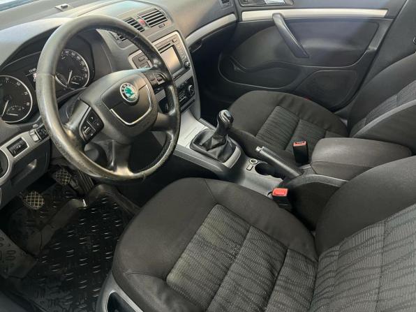 Skoda Octavia II (A5) Рестайлинг с пробегом 2012 года, цена 792 317 рублей, 199465 км, лифтбек, Автокод Объявления