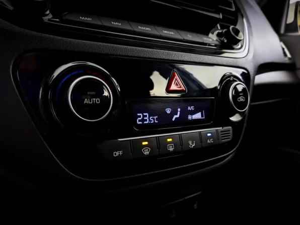 Hyundai Solaris II Рестайлинг с пробегом 2021 года, цена 1 595 000 рублей, 82735 км, седан, Автокод Объявления