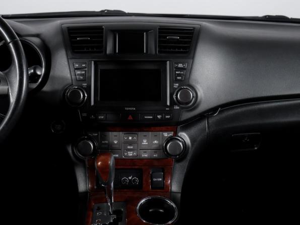Toyota Highlander II (XU40) Рестайлинг с пробегом 2013 года, цена 1 990 000 рублей, 207675 км, внедорожник, Автокод Объявления