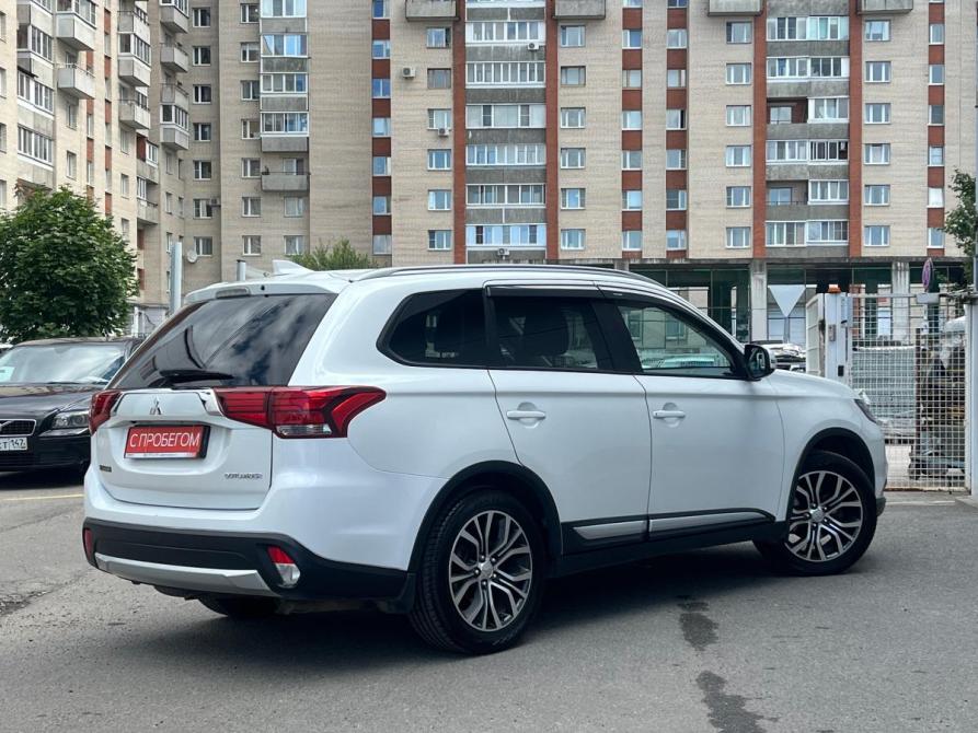 Mitsubishi Outlander III Рестайлинг 2 Санкт-Петербург  - изображение 4