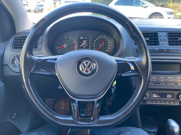 Volkswagen Polo V Рестайлинг с пробегом 2015 года, цена 1 055 000 рублей, 118240 км, седан, Автокод Объявления