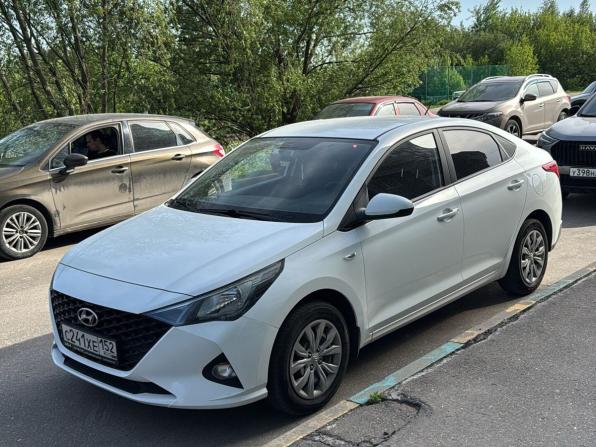 Hyundai Solaris II с пробегом 2020 года, цена 1 579 000 рублей, 72695 км, седан, Автокод Объявления
