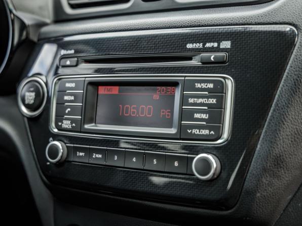 Kia Rio III Рестайлинг с пробегом 2015 года, цена 1 138 000 рублей, 100411 км, седан, Автокод Объявления