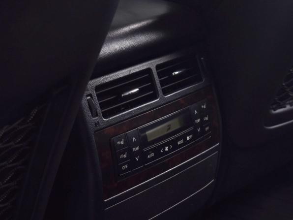 Toyota Land Cruiser 200 Series Рестайлинг 1 с пробегом 2012 года, цена 3 349 995 рублей, 347047 км, внедорожник, Автокод Объявления