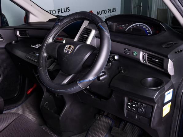 Honda Freed I с пробегом 2011 года, цена 1 300 000 рублей, 86926 км, компактвэн, Автокод Объявления