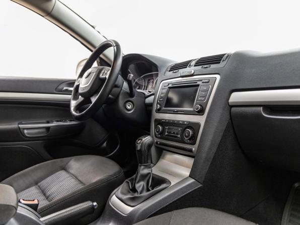 Skoda Octavia II (A5) Рестайлинг с пробегом 2012 года, цена 1 048 000 рублей, 179294 км, лифтбек, Автокод Объявления