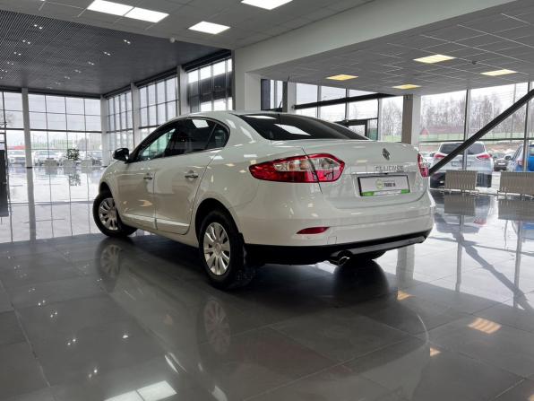 Renault Fluence I Рестайлинг с пробегом 2015 года, цена 895 000 рублей, 181368 км, седан, Автокод Объявления