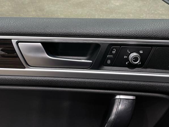Volkswagen Touareg II Рестайлинг с пробегом 2015 года, цена 2 970 000 рублей, 204603 км, внедорожник, Автокод Объявления