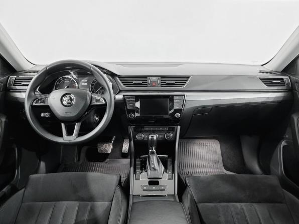 Skoda Superb III с пробегом 2015 года, цена 1 510 000 рублей, 197592 км, лифтбек, Автокод Объявления