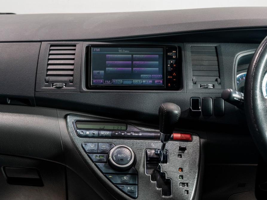 Toyota ISis I Рестайлинг Чита  - изображение 10