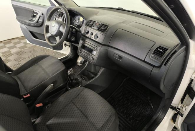 Skoda Fabia II Рестайлинг с пробегом 2011 года, цена 594 000 рублей, 198000 км, хэтчбек, Автокод Объявления